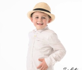 Portrait enfant fond blanc studio Le sel de Bretagne